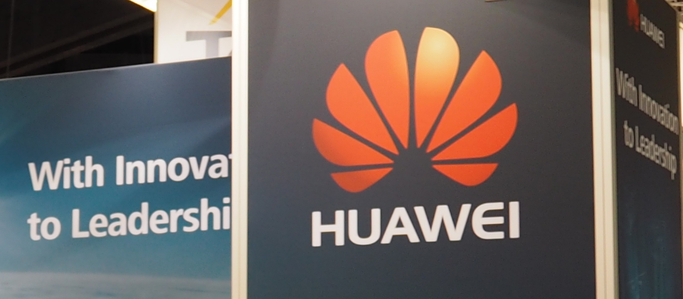 情境示意圖,Photo by Ordercrazy on https://commons.wikimedia.org/wiki/File:Embedded_World_2016,_Huawei_Booth_in_M2M-Area.jpg (CC0 1.0)