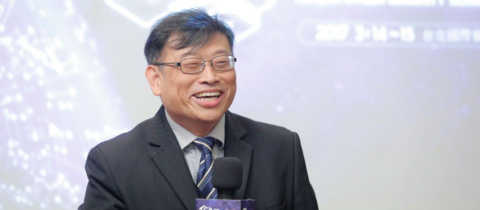 經濟部工業局電子資訊組副組長謝戎峰