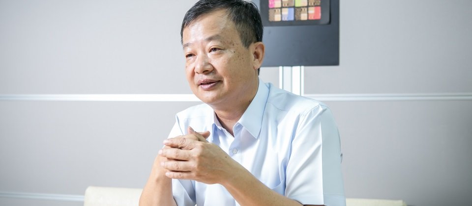 華亞產物保險代理人顧問陳賢德表示,因為現今臺灣經濟環境不太好,願意投資資安險的客戶都來自於大型科技業和金融業,很多中小型企業的老闆為了節省企業成本,不僅是節省資安險費用,甚至對資安的投入也省下來。(攝影/洪政偉)
